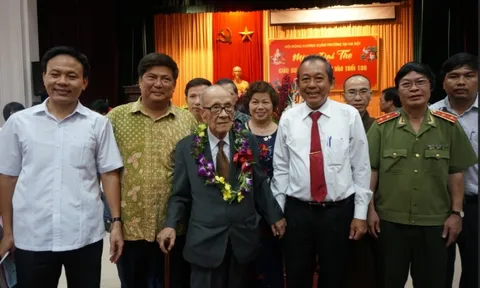 Giáo sư, Anh hùng lao động Vũ Khiêu - Thanh xuân vượt trăm năm