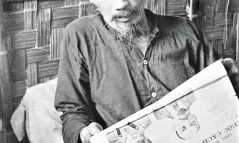 Bác Hồ viết báo như thế nào, chuyện kể từ người điểm báo gần gũi bên Người