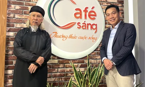 Ngẫu hứng những về đối của Nhà thư pháp Lê Thiên Lý và Nhà báo Vương Xuân Nguyên